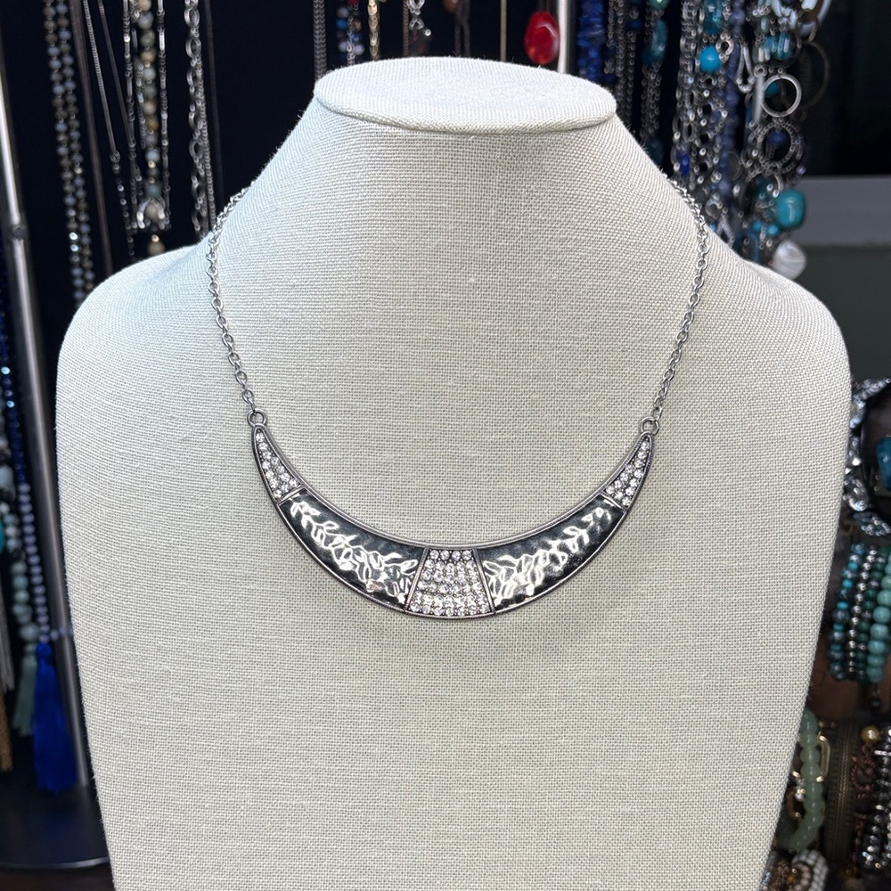 Silver Tone Necklace with Crystal Detailing